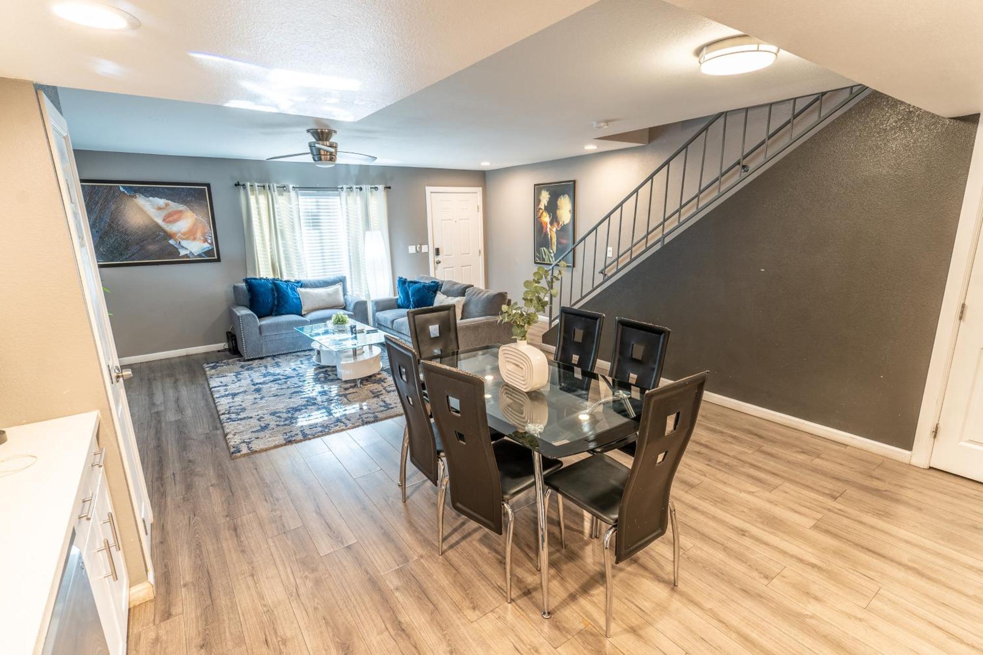 Spacious 2-Bedroom Townhouse With Pool & Private Patio In Central Λας Βέγκας Εξωτερικό φωτογραφία