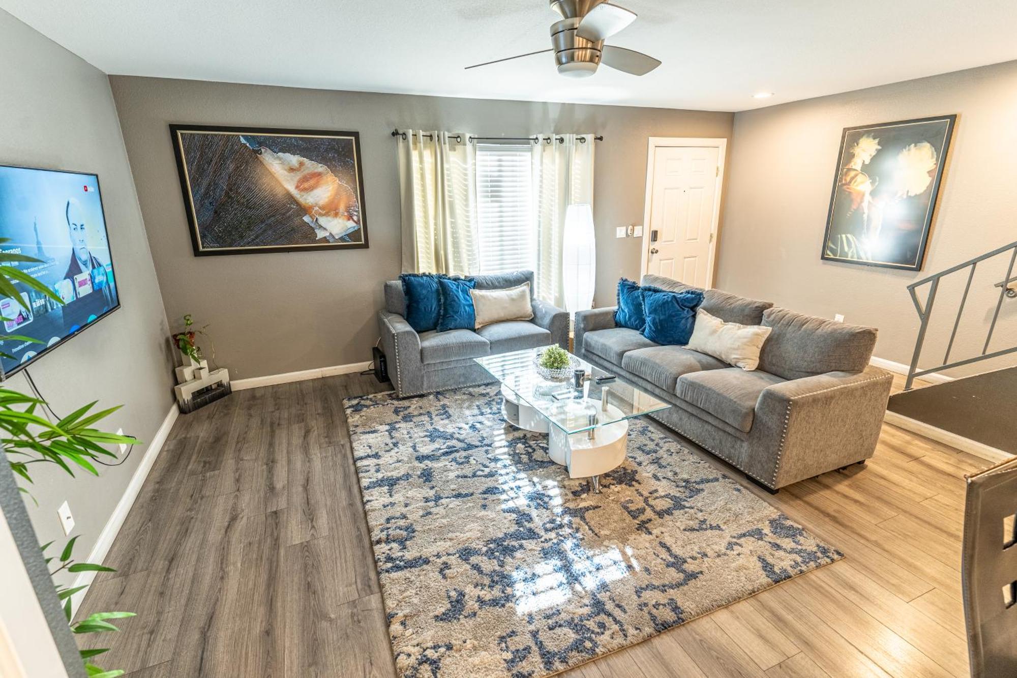 Spacious 2-Bedroom Townhouse With Pool & Private Patio In Central Λας Βέγκας Εξωτερικό φωτογραφία