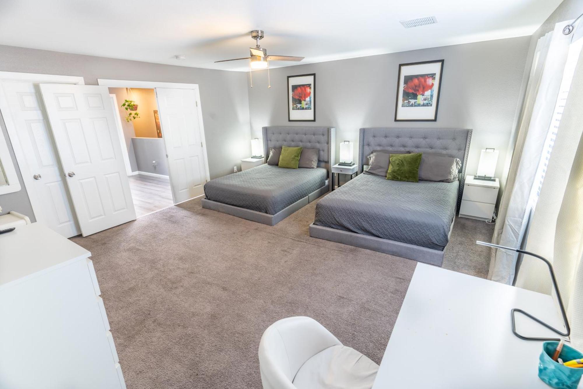 Spacious 2-Bedroom Townhouse With Pool & Private Patio In Central Λας Βέγκας Εξωτερικό φωτογραφία